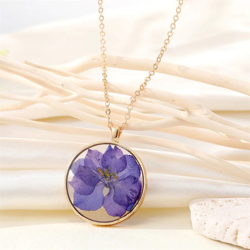 IRIS'S PRESERVATION NECKLACE