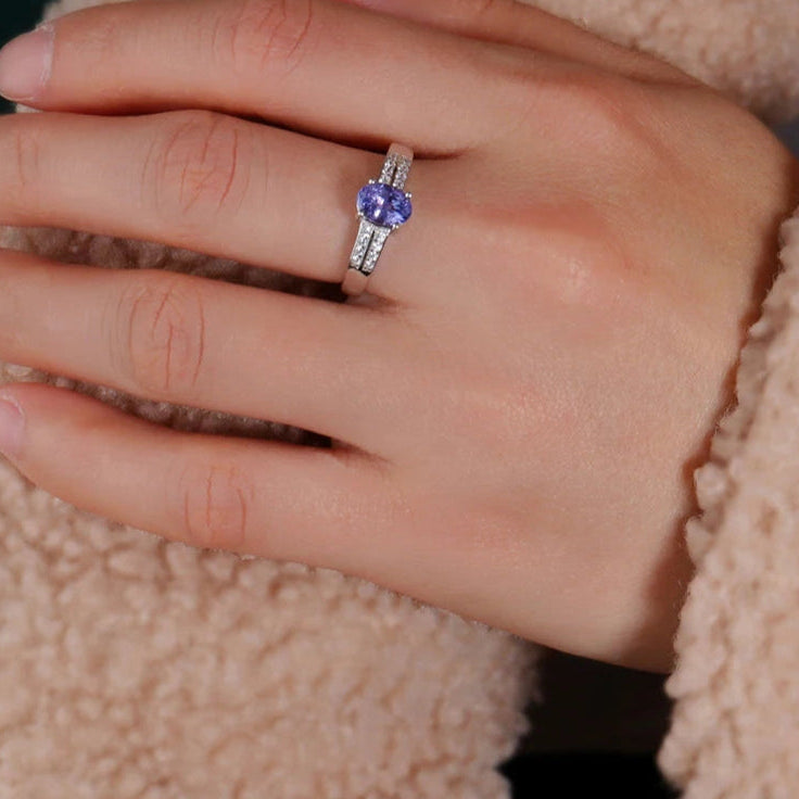 DE LUXE - SILVIA TANZANITE RING