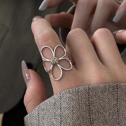 MARGUERITE SILVER RING