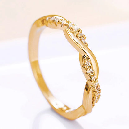 AMELIA TWISTED BAND RING