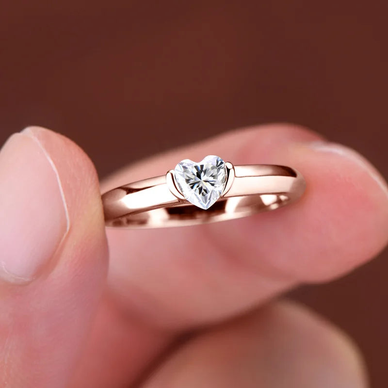 PROMETTRE MOISSANITE HEART RING
