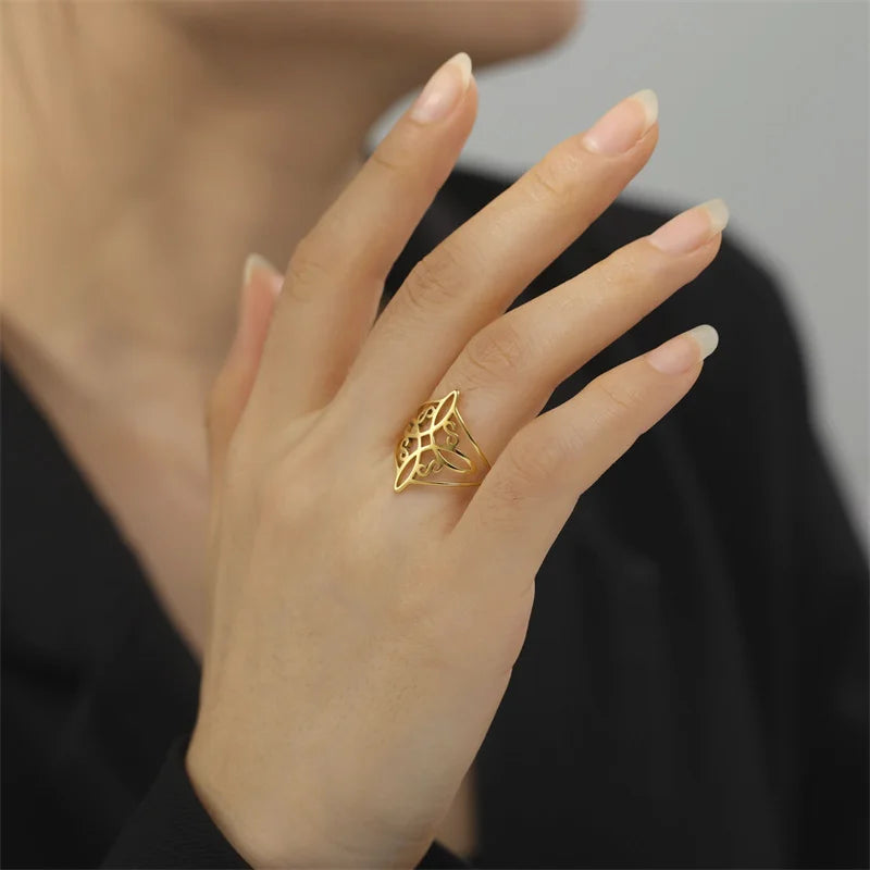 CELTIC WITCH KNOT RING