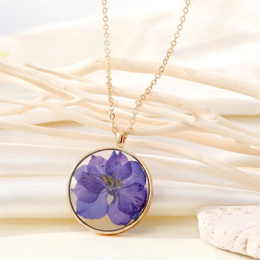IRIS'S PRESERVATION NECKLACE