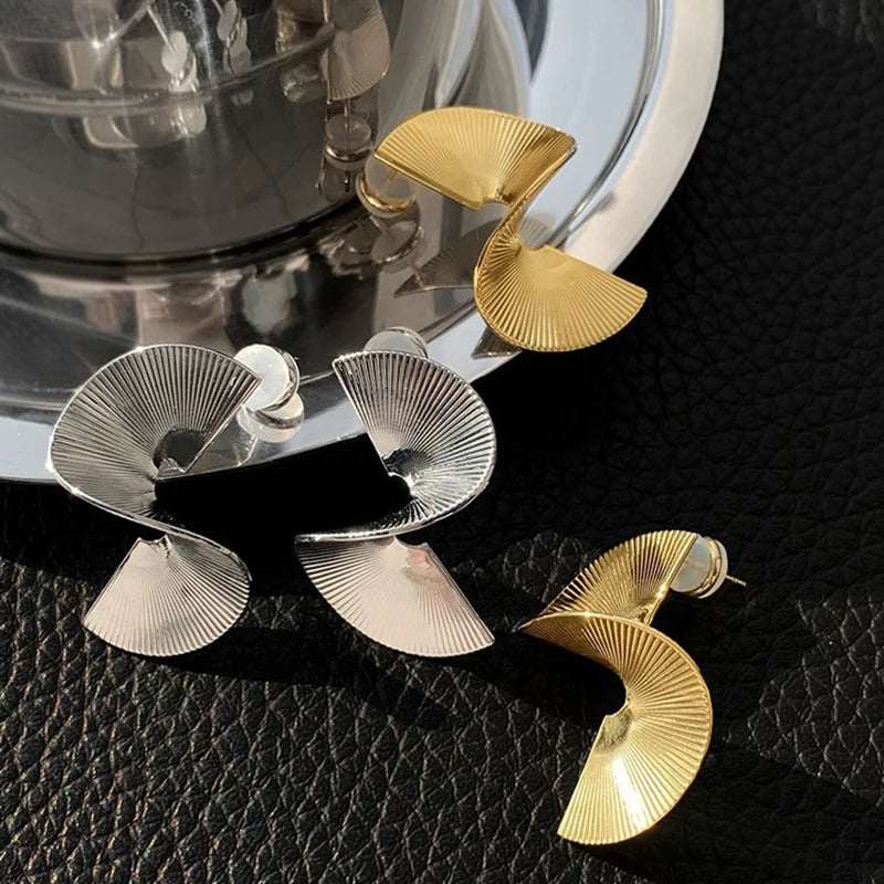 EVENTAIL D'OR TWIST EARRINGS