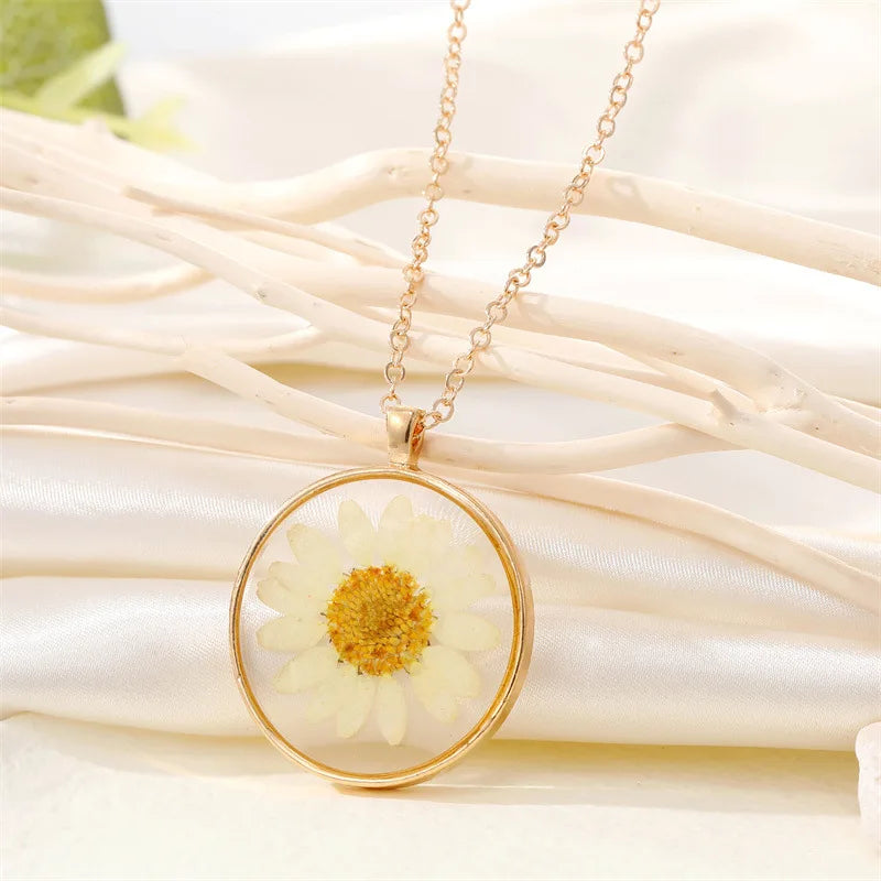 IRIS'S PRESERVATION NECKLACE